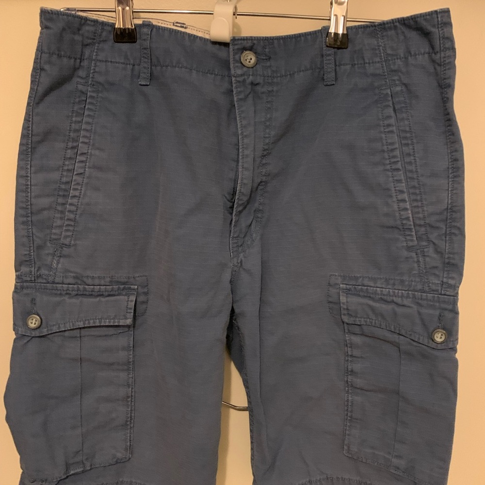 Blue Men’s Levi Cargo Shorts-Waist 32